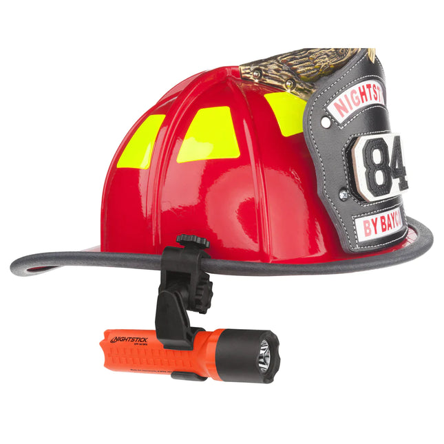 [ZONE 0] IS FLASHLIGHT (3 AA) WITH MULTI-ANGLE MOUNT